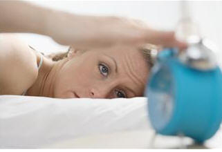 alarmas,despertadores,despertar,despertarse,dormir,fotograf�as,mujeres,personas,relojes,sue�os,tumbarse